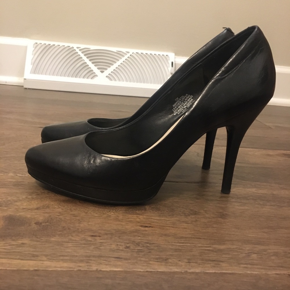 Nine West Black Pumps - Picture 3 of 8